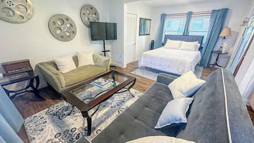 1 dormitorio, tabla de planchar con plancha, wifi y ropa de cama