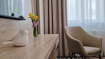 Hochwertige Bettwaren, Daunenbettdecken, Minibar, Zimmersafe