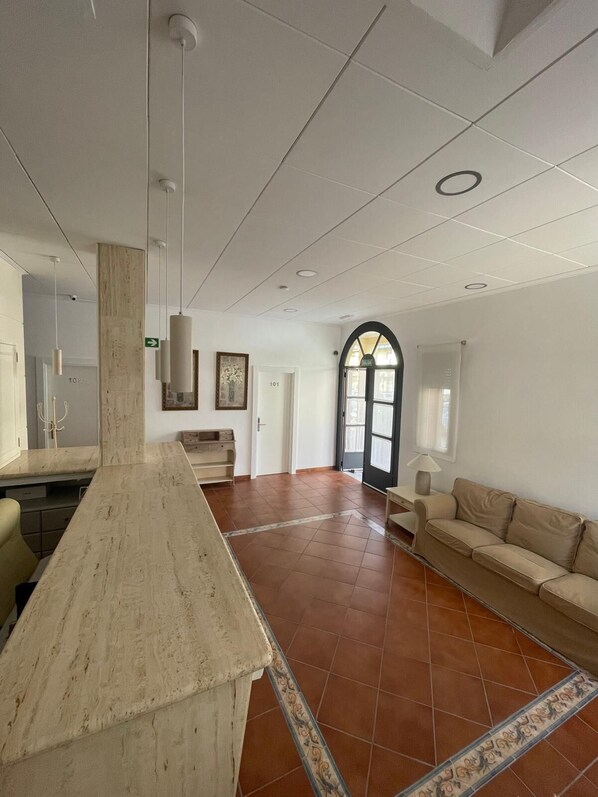 Reception - Hotel Villa Maria (La Rinconada)