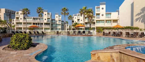 2 udendørs pools