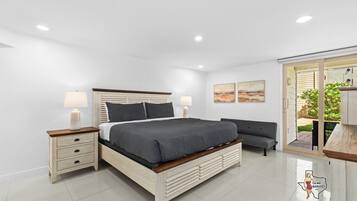 Apartamento Deluxe, no fumadores, patio | 3 dormitorios, tabla de planchar con plancha, wifi gratis y ropa de cama