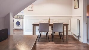 Unclassified image, 5 of 17, button - 3 bedroom accommodation in Bournemouth (Bournemouth)
