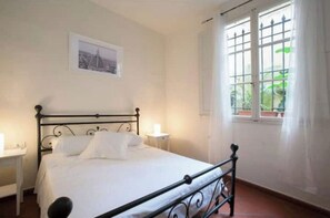 3 bedrooms, desk, iron/ironing board, travel cot