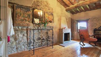 Comfort Apartment, Hill View, Tower | 2 bedrooms, premium bedding, down comforters, pillowtop beds