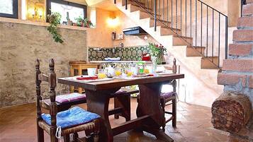 Family Duplex, Balcony, Hill View | Living area