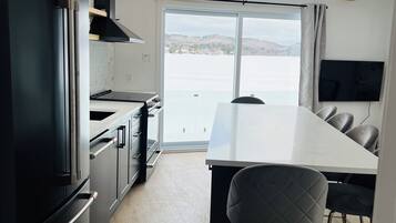 Frigorífic, microones, forn i placa de cuina