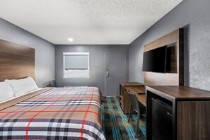 Room, 1 King Bed, Smoking