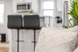 Interior - LunaVista's Cozy Corner, 1B&1Bth (Hempstead)