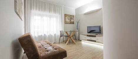 Apartment | Living area | TV