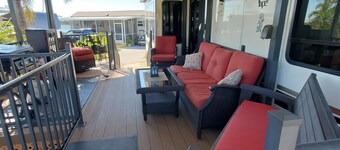 Cozy 55 and over campground in Punta Gorda -WiFi, AC, pool access, bocce courts