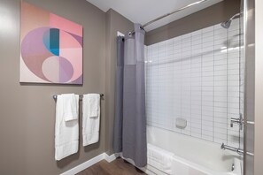 Luxury-Apartment, Balkon | Badezimmer