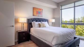 Luxury Apartment, Balcony | 1 bedroom, premium bedding, down duvets, iron/ironing board