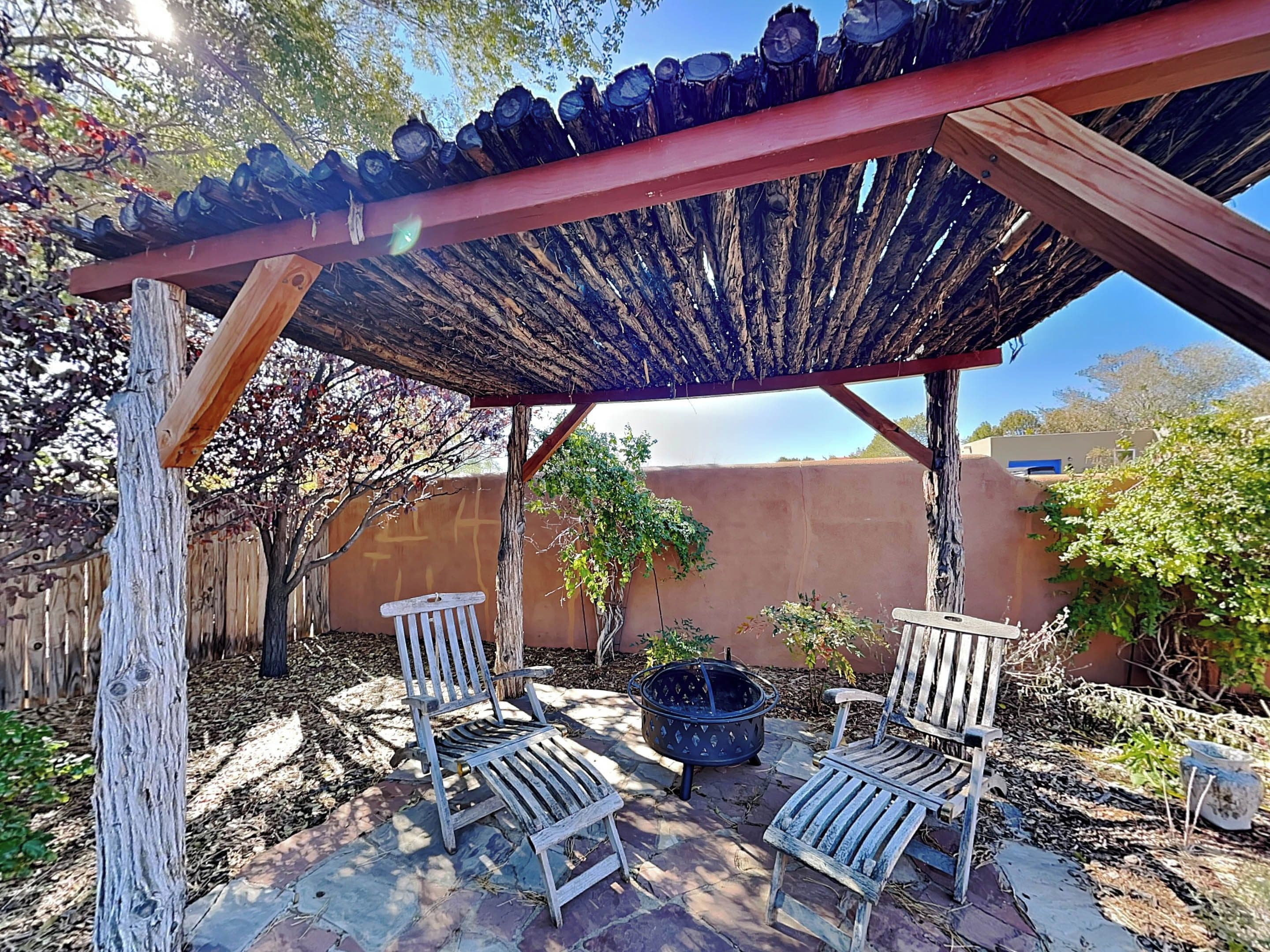 House (3 Bedrooms) | Property amenity