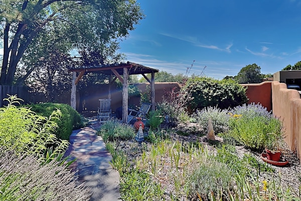 House (3 Bedrooms) | Property amenity