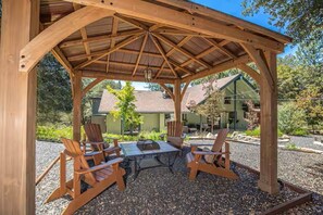 屋外ダイニングエリア