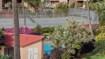 Condo (2 Bedrooms) | Property amenity