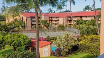 Condo (2 Bedrooms) | Property amenity