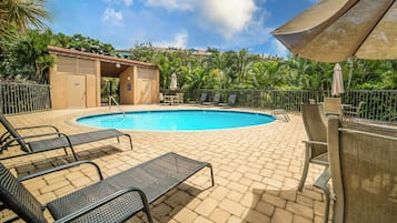 Condo (2 Bedrooms) | Property amenity