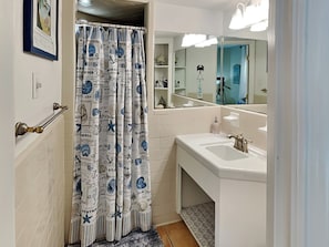 House (4 Bedrooms) | Miscellaneous