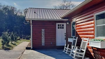 Studio (3 Bedrooms) | Property amenity