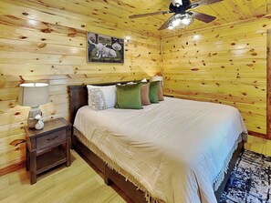 Studio (3 Bedrooms) | Sekalaista