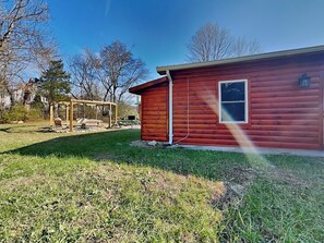 Studio (3 Bedrooms) | Property amenity - Swinging S'mores by Jackson Mountain Rentals (Sevierville)
