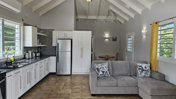 Fridge, microwave, oven, coffee/tea maker