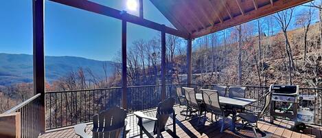 Studio (3 Bedrooms) | Front of property