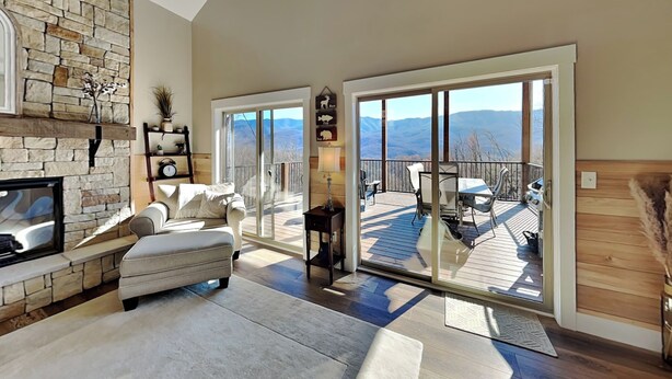 Studio (3 Bedrooms) | Diverse