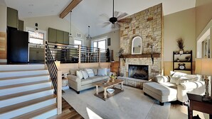 Studio (3 Bedrooms) | Diverse