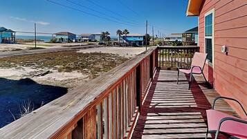 House (3 Bedrooms) | Front of property