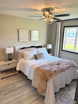 2 slaapkamers, een strijkplank/strijkijzer, wifi, beddengoed