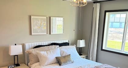 200 - New 2-bedroom Apt. in the heart of Rosemount.