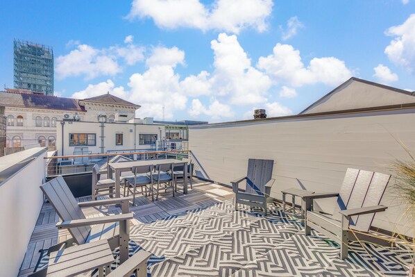 屋外ダイニングエリア