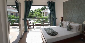 6 bedrooms, iron/ironing board, travel crib, WiFi - Rare~ Exquisite 6BR/6BA Villa in serene south of Mahé island ~Pool/WiFi/AC/View (Anse Royale)