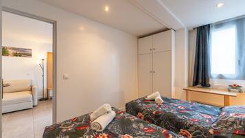 1 bedroom, iron/ironing board, free WiFi, bed sheets