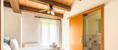 4 Schlafzimmer, Zimmersafe, Reisekinderbett, kostenloses WLAN