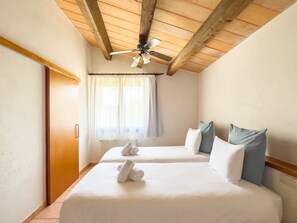 4 bedrooms, in-room safe, travel crib, free WiFi - Majordoms Molí - La Garrotxa (Beuda)
