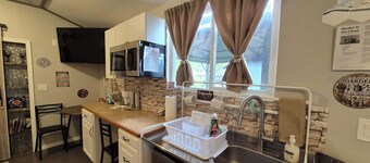 New cottage retreat in St. Cloud with WiFi, AC.