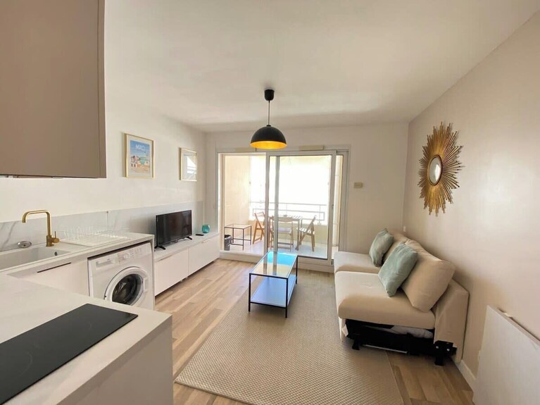 06ai - Beautiful Renovated Studio - Sea And Pool View - Vallauris