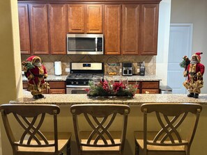 Mikrobølgeovn, ovn, kogeplade, opvaskemaskine