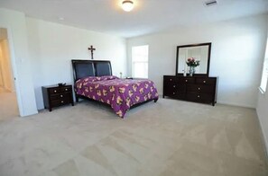 4 bedrooms, iron/ironing board, WiFi, bed sheets