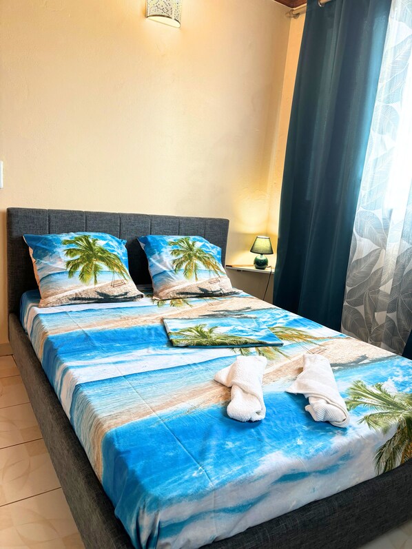 2 habitaciones, tabla de planchar con plancha, wifi y ropa de cama