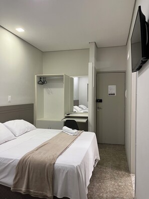 Deluxe Triple Room | Laptop workspace, free WiFi - Arcos Palace Hotel (Arcos)