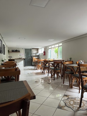 Petit déjeuner continental compris tous les jours