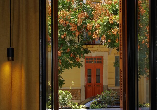 Classic Apartment, Balcony, City View | Street view - Absolute Athens Acropolis Muses (Athens)