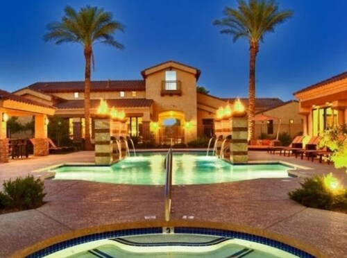 Pure Suites Chandler 2 Bed Pool Gym Spa EV