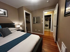 3 室のベッドルーム、アイロン / アイロン台、WiFi (無料)、ベッドシーツ