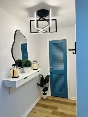 Interior - 3-bedroom house in fabulous Bradenton with WiFi, AC (Bradenton)