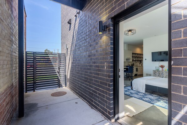 1 habitación, tabla de planchar con plancha, wifi gratis y ropa de cama 